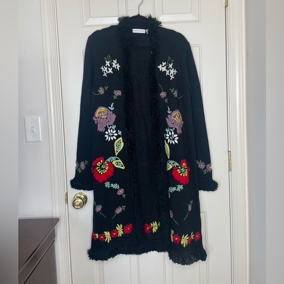Newport News Sweaters - Vintage Newport News Embroidered Floral Button-Up Longline Cardigan | M